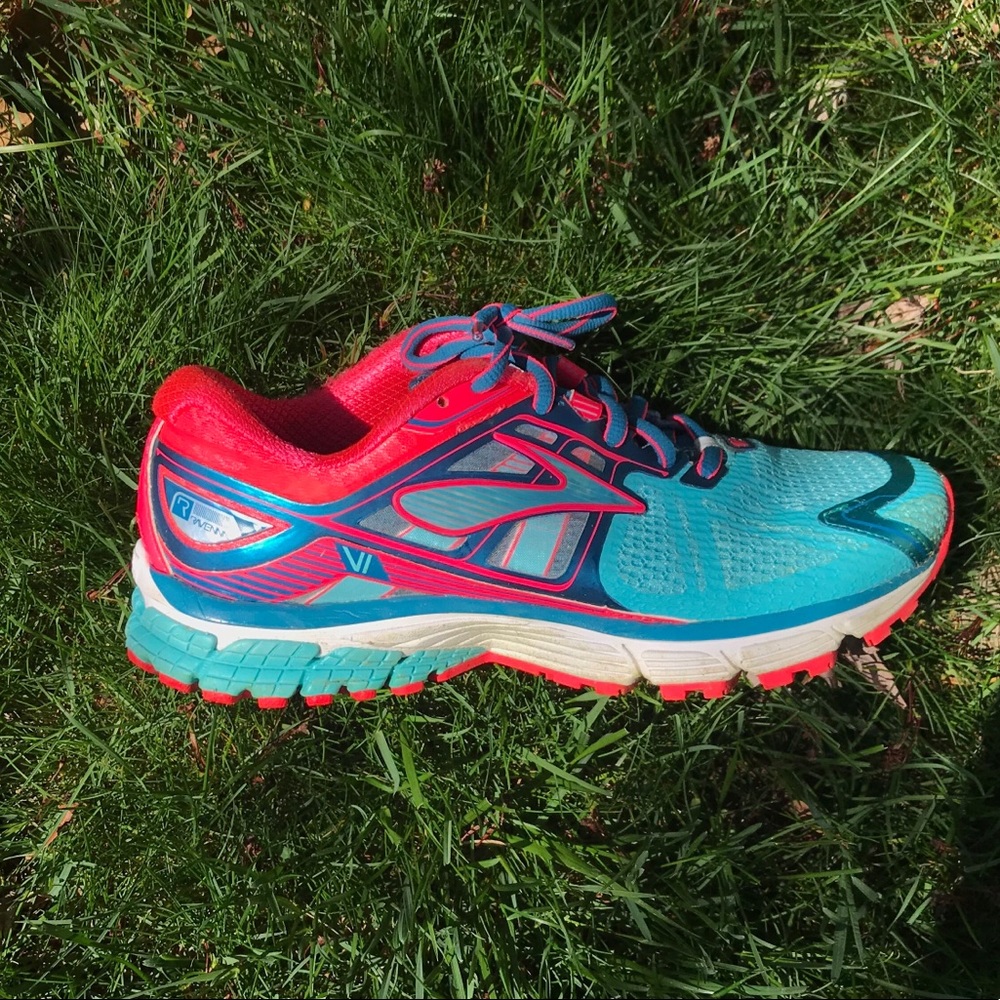 Brooks Ravenna Tennis Shoes